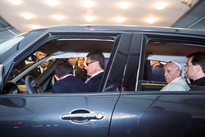 Pope Francis departs UN Headquarters. Photo: The AfricaPaper/Alie Sheriff