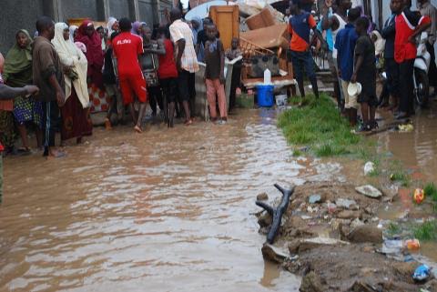 Flood displaced hundreds of people in Kaduna. Photo: Mohammad Ibrahim/The AfricaPaper 