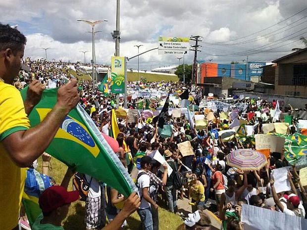 Protestors in Fortaleza. Priscila Dantas.