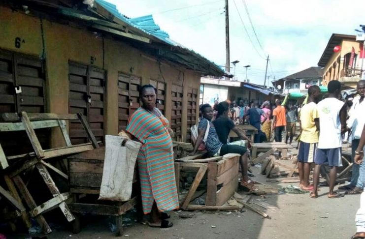 Post election violence and distribution in Bo Town. Photo: Abubakarr Kamara/The AfricaPaper