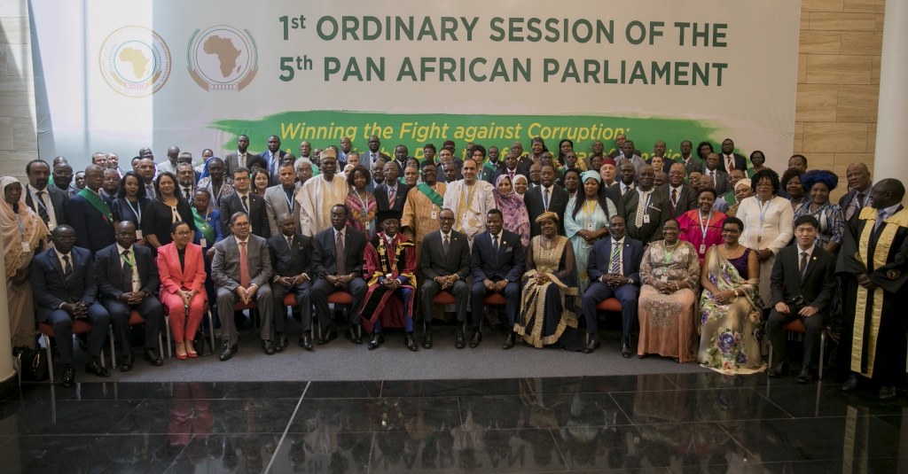 President Kagame and President of Pan-African Parliament pose with Members of the continental African Union. Photo: Anthony A. K. Kamara / The AfricaPaper